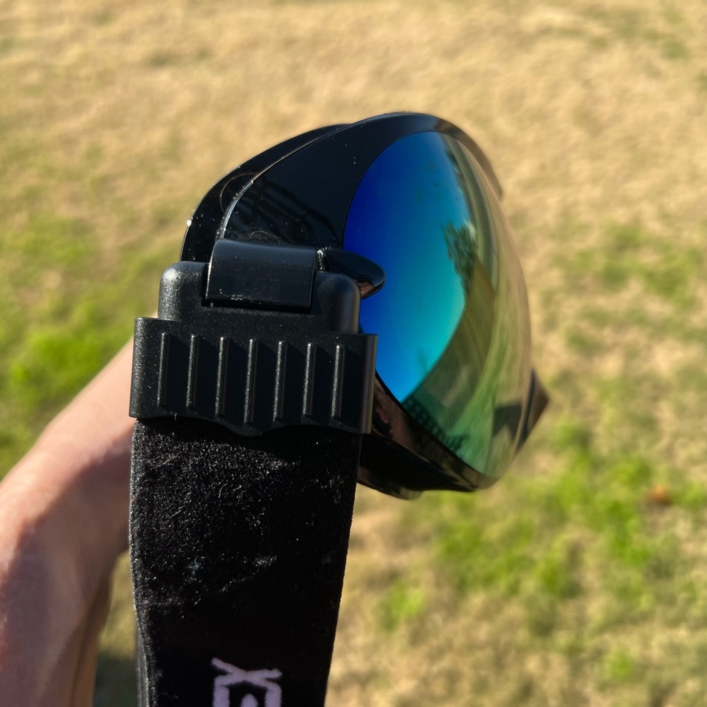 Men’s Gonex Ski/Snowboard Goggles with zippered case. - Picture 7 of 8